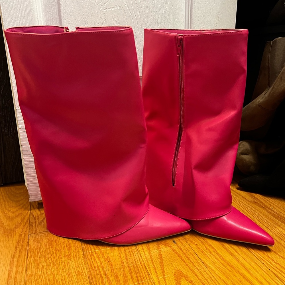 Stylish Pink Women's Boots
